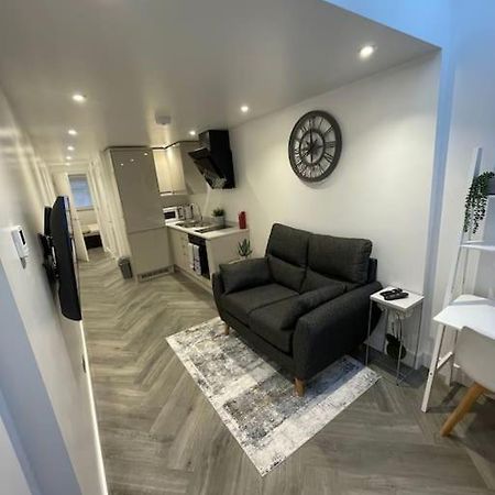 Stylish & Cosy 1 Bed Apartment Swindon Extérieur photo