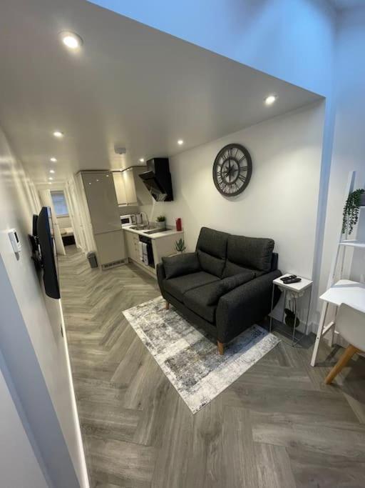Stylish & Cosy 1 Bed Apartment Swindon Extérieur photo