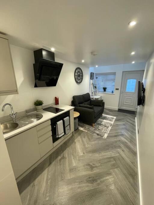Stylish & Cosy 1 Bed Apartment Swindon Extérieur photo