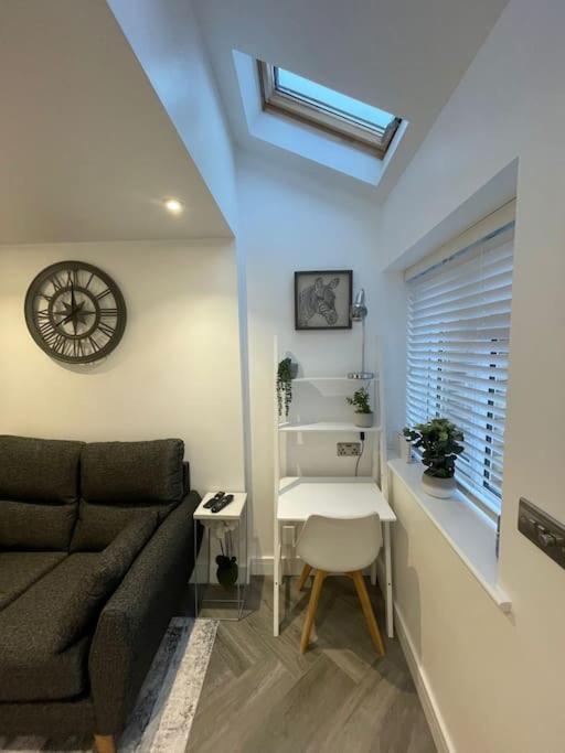 Stylish & Cosy 1 Bed Apartment Swindon Extérieur photo