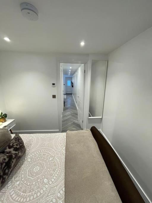 Stylish & Cosy 1 Bed Apartment Swindon Extérieur photo