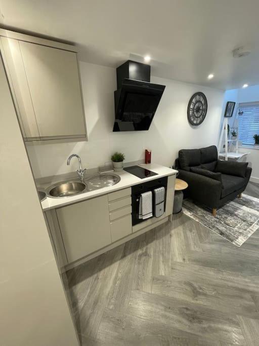 Stylish & Cosy 1 Bed Apartment Swindon Extérieur photo