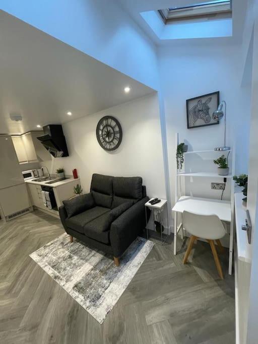 Stylish & Cosy 1 Bed Apartment Swindon Extérieur photo