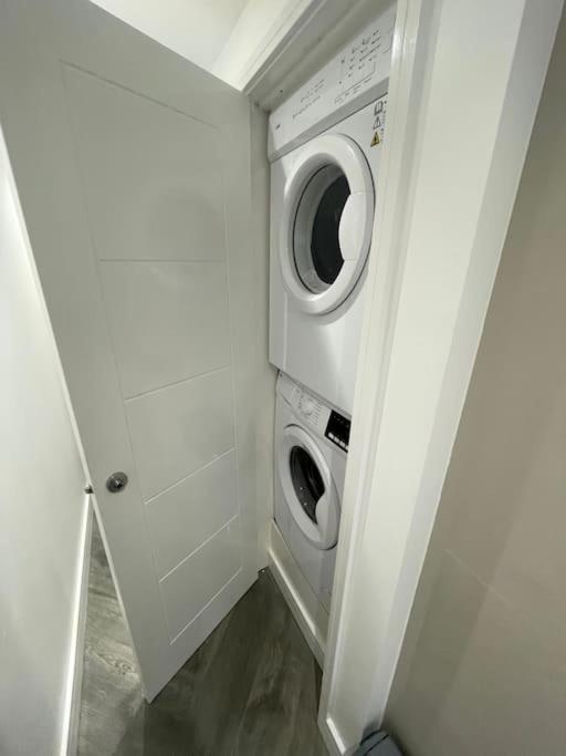Stylish & Cosy 1 Bed Apartment Swindon Extérieur photo